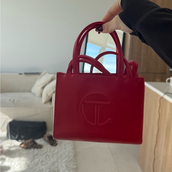 Red mini telfar - Picture 2 of 5